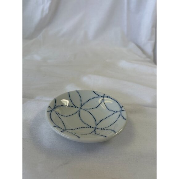Small White & Blue Ceramic Patterned Dish 4 Inches - Picture 1 of 2